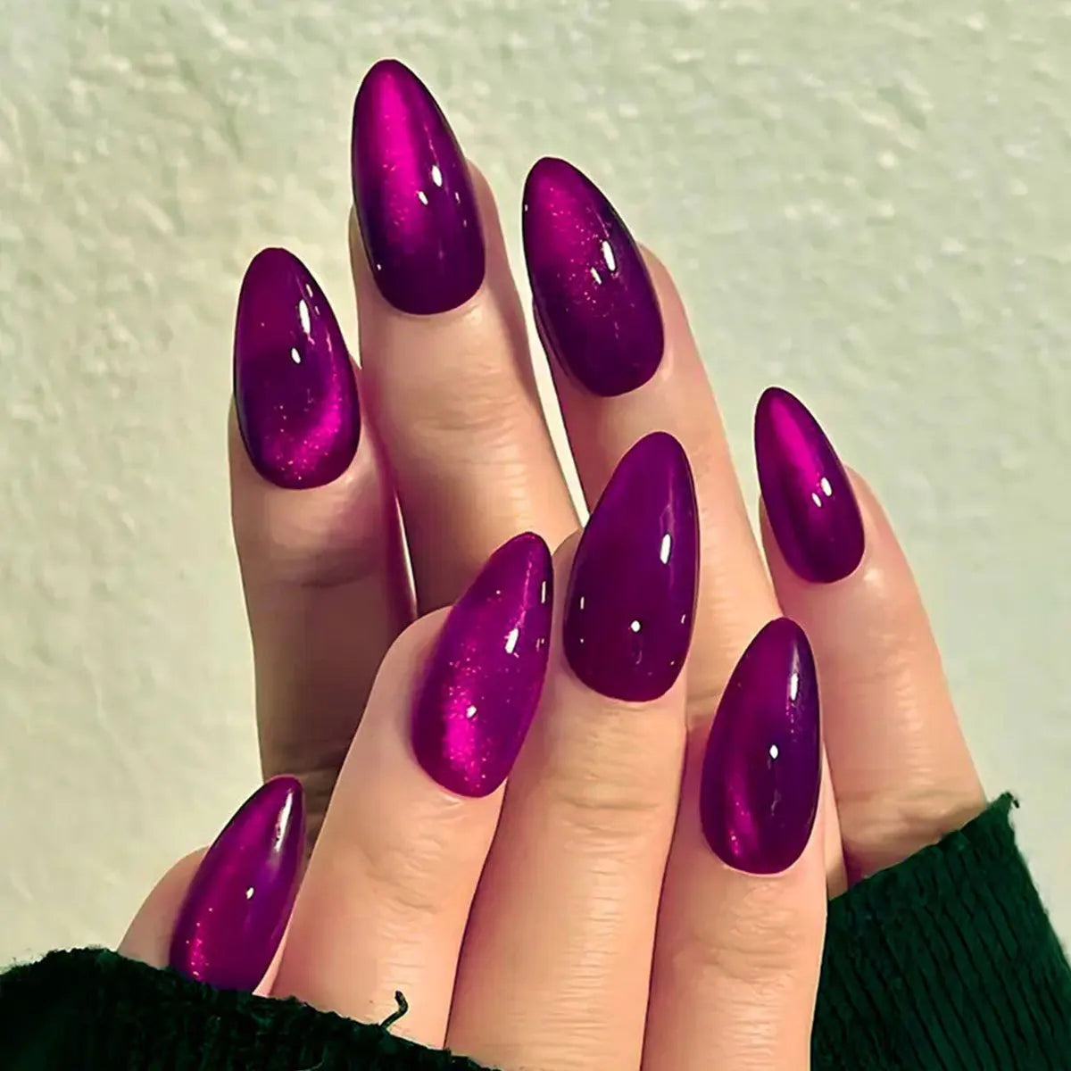24pcs Glossy Red Cat's Eye Press On Nails Full Cover Nude Color Wearable Almond False Nails Charms Detachable Fake Nail For Girl